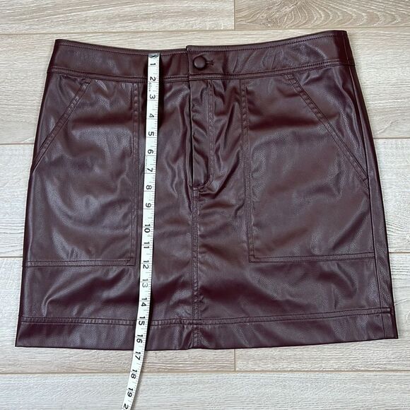 NWT Marie Oliver Braden Vegan Mini Skirt in Bordeaux Size 8 - Picture 14 of 15